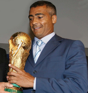 Romario, WM-Pokal © Ricardo Stuckert/PR / Wikipedia